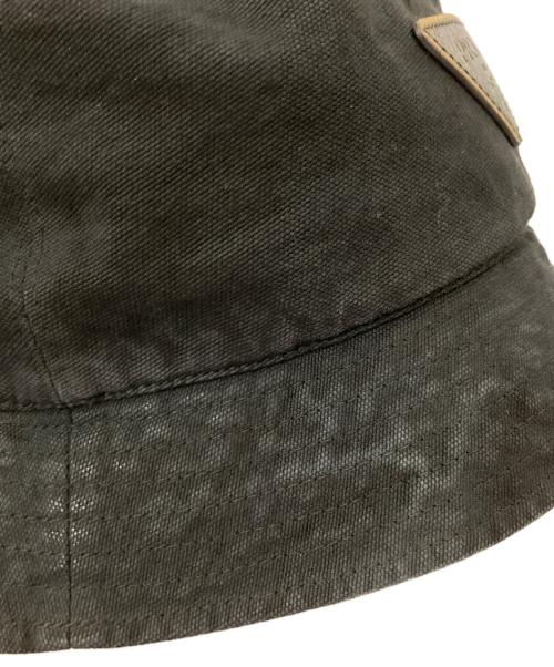 PRADA（プラダ）PRADA (プラダ) ヴィンテージ加工ロゴコットンバケットハット / 2HC137 157N ブラック サイズ:Lの古着・服飾アイテム