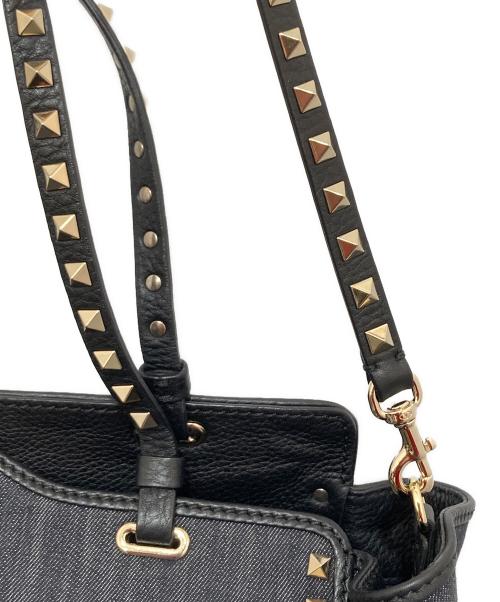 VALENTINO GARAVANI（ヴァレンティノ・ガラヴァーニ）VALENTINO GARAVANI (ヴァレンティノ・ガラヴァーニ) デニム ロックスタッズ2WAYバッグ ショルダー付きハンドバッグ インディゴの古着・服飾アイテム