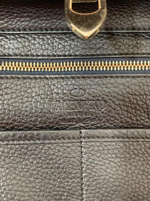 VALENTINO GARAVANI（ヴァレンティノ・ガラヴァーニ）VALENTINO GARAVANI (ヴァレンティノ・ガラヴァーニ) デニム ロックスタッズ2WAYバッグ ショルダー付きハンドバッグ インディゴの古着・服飾アイテム