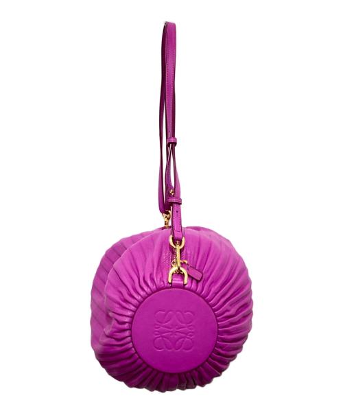 LOEWE（ロエベ）LOEWE (ロエベ) Pleated Leather Bracelet Pouch（プリーツレザー ブレスレットポーチ）A912P84X27 ショッキングピンクの古着・服飾アイテム