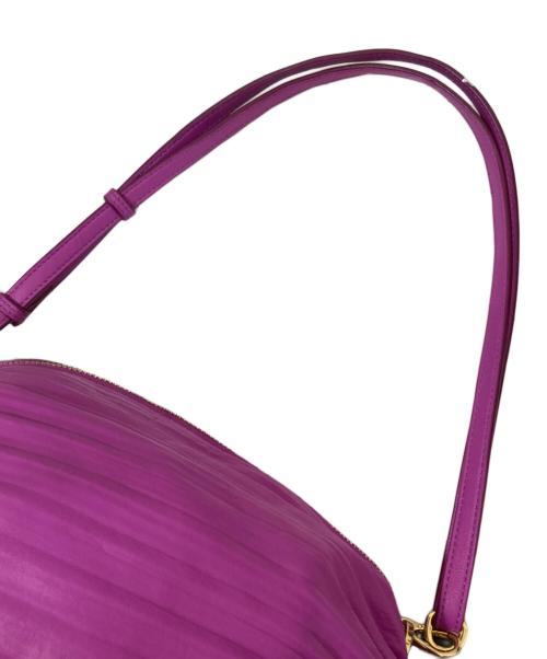 LOEWE（ロエベ）LOEWE (ロエベ) Pleated Leather Bracelet Pouch（プリーツレザー ブレスレットポーチ）A912P84X27 ショッキングピンクの古着・服飾アイテム
