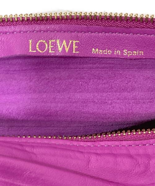 LOEWE（ロエベ）LOEWE (ロエベ) Pleated Leather Bracelet Pouch（プリーツレザー ブレスレットポーチ）A912P84X27 ショッキングピンクの古着・服飾アイテム