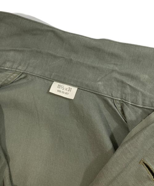 BUZZ RICKSON'S（バズリクソンズ）BUZZ RICKSON'S COTTON SATEEN OLIVE GREEN SHADE107（コットンサテン オリーブグリーンシェード）/ ミリタリーシャツ　BR29586　John Lennon/ジョンレノン モデルの古着・服飾アイテム