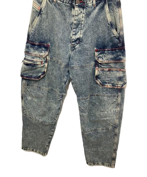 DIESEL（ディーゼル）DIESEL (ディーゼル) ルーズフィットデニムカーゴパンツ A09535 0EMAN V インディゴ サイズ:28の古着・服飾アイテム