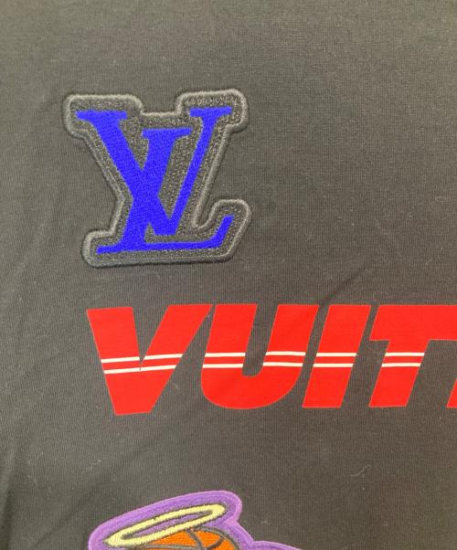 LOUIS VUITTON（ルイ ヴィトン）LOUIS VUITTON (ルイ ヴィトン) NBA (エヌビーエー) NBAマルチパッチTシャツ　RM212M DT3 HLY21W ブラック サイズ:Mの古着・服飾アイテム