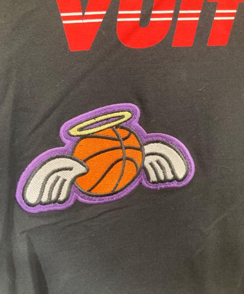 LOUIS VUITTON（ルイ ヴィトン）LOUIS VUITTON (ルイ ヴィトン) NBA (エヌビーエー) NBAマルチパッチTシャツ　RM212M DT3 HLY21W ブラック サイズ:Mの古着・服飾アイテム