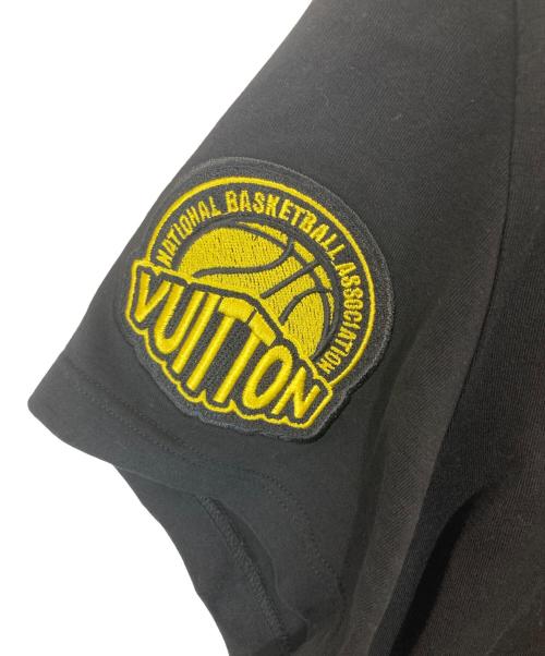 LOUIS VUITTON（ルイ ヴィトン）LOUIS VUITTON (ルイ ヴィトン) NBA (エヌビーエー) NBAマルチパッチTシャツ　RM212M DT3 HLY21W ブラック サイズ:Mの古着・服飾アイテム
