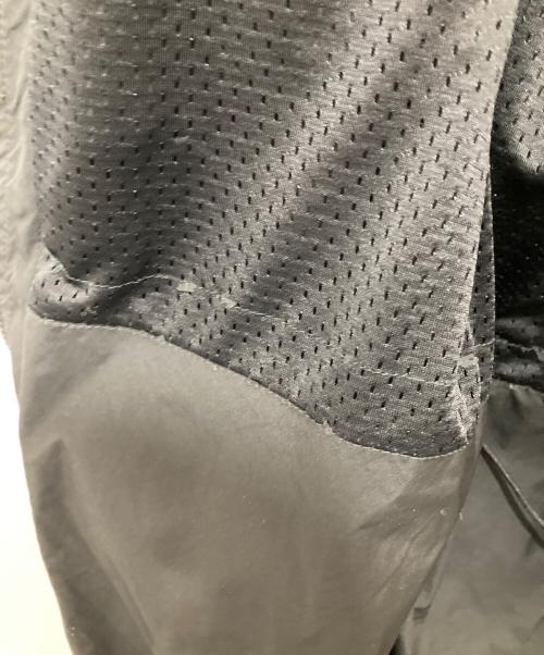 MONCLER GAMME BLEU（モンクレール ガム ブルー）MONCLER GAMME BLEU (モンクレール ガム ブルー) ナイロンコート RIND1000362 ブラック サイズ:4の古着・服飾アイテム