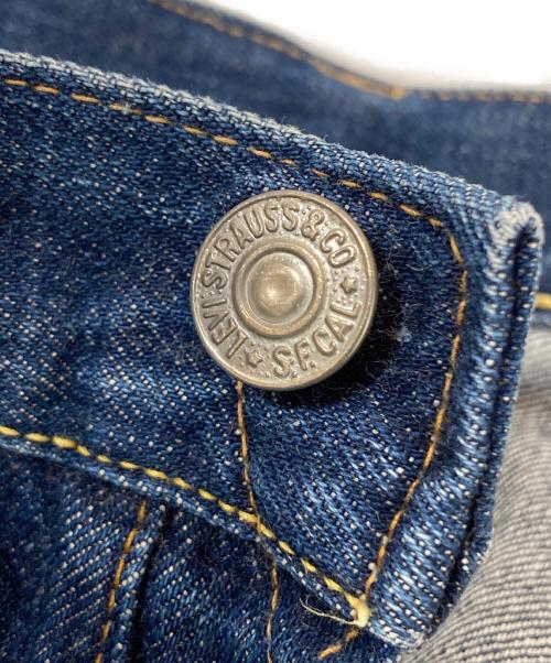 LEVI'S（リーバイス）LEVI'S (リーバイス) 60’s 501デニムパンツ USA製 ビッグE初期 赤耳 レインボーステッチ トップボタン点々刻印 フライボタン16刻印 Vステ ズレカン 足長R インディゴ サイズ:W29×L32 (実寸68cm×72㎝)の古着・服飾アイテム
