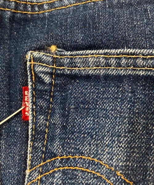 LEVI'S（リーバイス）LEVI'S (リーバイス) 60’s 501デニムパンツ USA製 ビッグE初期 赤耳 レインボーステッチ トップボタン点々刻印 フライボタン16刻印 Vステ ズレカン 足長R インディゴ サイズ:W29×L32 (実寸68cm×72㎝)の古着・服飾アイテム