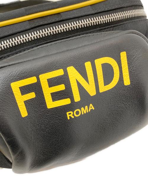 FENDI（フェンディ）FENDI (フェンディ) ロゴショルダーバッグ ブラックの古着・服飾アイテム