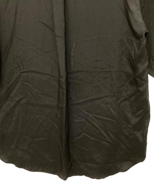 BLACK COMME des GARCONS（ブラックコムデギャルソン）BLACK COMME des GARCONS (ブラックコムデギャルソン) AD2022　サテンS/Sシャツ　1K-B016 ブラック サイズ:XLの古着・服飾アイテム
