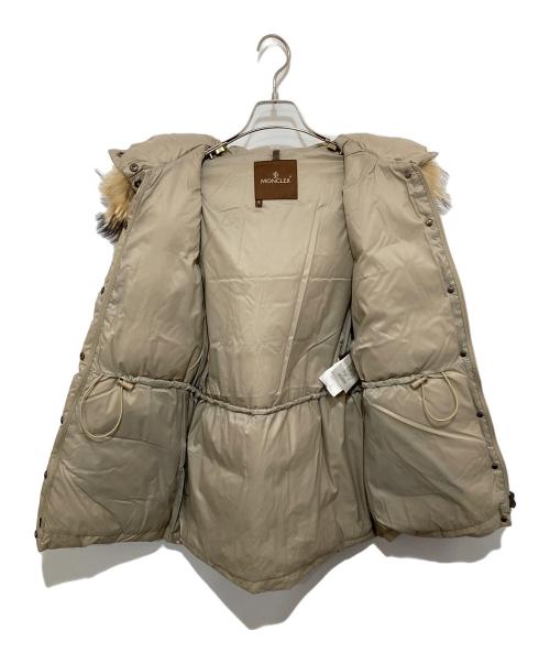 MONCLER（モンクレール）MONCLER (モンクレール) TISSU MATERIAL STOFF TESSUTO　フーデッドダウンコート　314-02-1250 ベージュの古着・服飾アイテム