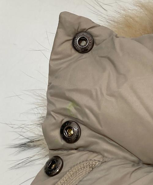 MONCLER（モンクレール）MONCLER (モンクレール) TISSU MATERIAL STOFF TESSUTO　フーデッドダウンコート　314-02-1250 ベージュの古着・服飾アイテム