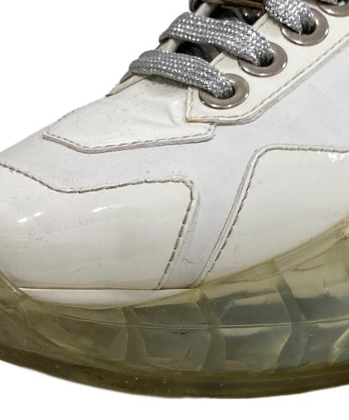 JIMMY CHOO（ジミーチュウ）JIMMY CHOO (ジミーチュウ) DIAMOND パテントスニーカー ホワイト サイズ:34の古着・服飾アイテム