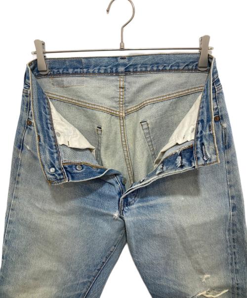 LEVI'S（リーバイス）LEVI'S (リーバイス) 70's 66後期 501ダメージデニムパンツ / ボタン裏6 赤耳 インディゴ サイズ:W33 L33の古着・服飾アイテム