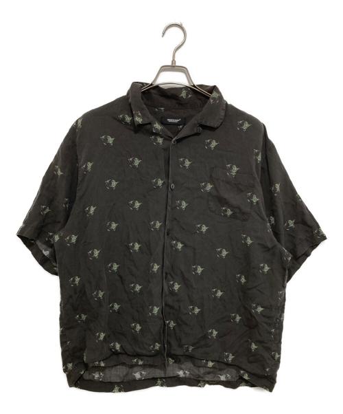 UNDERCOVER（アンダーカバー）UNDERCOVER (アンダーカバー) STAR WARS (スターウォーズ) 総柄 レーヨンオープンカラーシャツ / 半袖シャツ ブラック サイズ:4の古着・服飾アイテム
