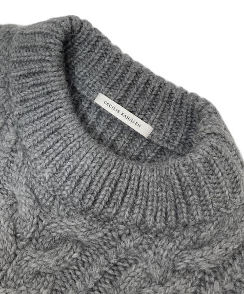 CECILIE BAHNSEN（セシリーバンセン）CECILIE BAHNSEN (セシリーバンセン) バックシルクリボン ケーブルニット グレー サイズ:M/Lの古着・服飾アイテム