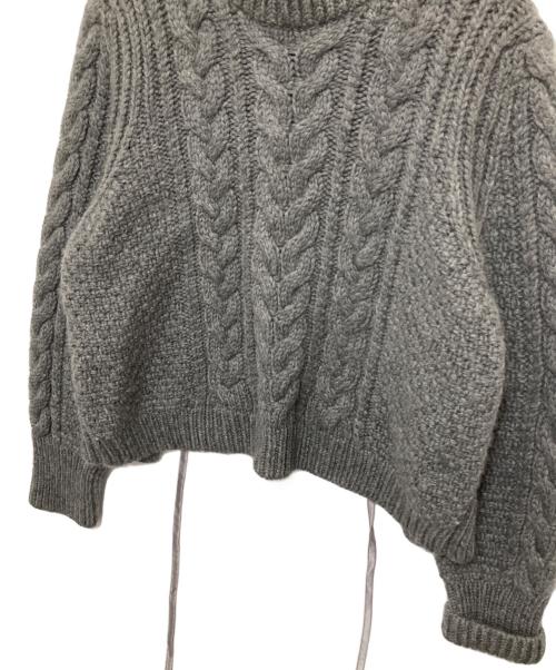 CECILIE BAHNSEN（セシリーバンセン）CECILIE BAHNSEN (セシリーバンセン) バックシルクリボン ケーブルニット グレー サイズ:M/Lの古着・服飾アイテム