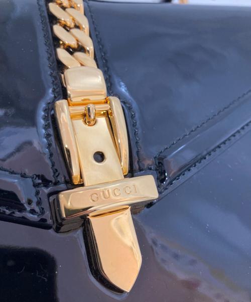 GUCCI（グッチ）GUCCI (グッチ) シルヴィ1969 トップハンドルパテントレザーバッグ 520981 ブラックの古着・服飾アイテム