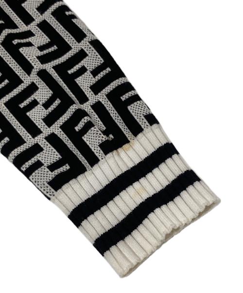 FENDI（フェンディ）FENDI (フェンディ) LOGO PRINT VISCOSE（ロゴプリントビスコース）/ ズッカ柄 セーター　FZY675 A1DS ホワイト サイズ:38の古着・服飾アイテム