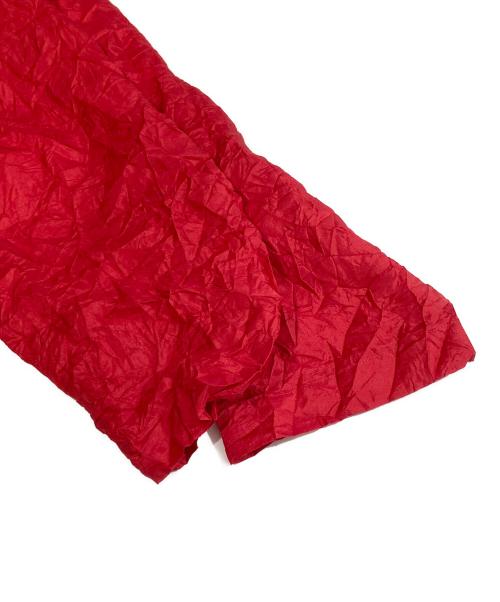 ISSEY MIYAKE（イッセイミヤケ）ISSEY MIYAKE (イッセイミヤケ) シワ加工 ボウタイブラウス　銀タグ　IM33-FJ805 レッド サイズ:Mの古着・服飾アイテム