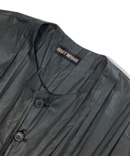 ISSEY MIYAKE（イッセイミヤケ）ISSEY MIYAKE (イッセイミヤケ) プリーツベスト　ME51-FE144　黒タグ ブラック サイズ:Mの古着・服飾アイテム
