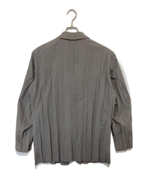 ISSEY MIYAKE（イッセイミヤケ）ISSEY MIYAKE (イッセイミヤケ) プリーツテーラードジャケット　黒タグ WHITE LABEL　ME34FD551 グレー サイズ:2の古着・服飾アイテム