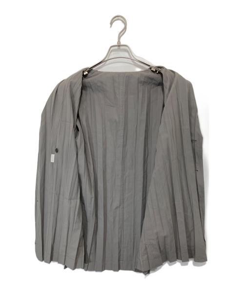 ISSEY MIYAKE（イッセイミヤケ）ISSEY MIYAKE (イッセイミヤケ) プリーツテーラードジャケット　黒タグ WHITE LABEL　ME34FD551 グレー サイズ:2の古着・服飾アイテム
