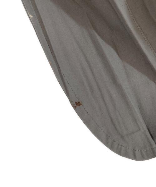 ISSEY MIYAKE（イッセイミヤケ）ISSEY MIYAKE (イッセイミヤケ) プリーツテーラードジャケット　黒タグ WHITE LABEL　ME34FD551 グレー サイズ:2の古着・服飾アイテム