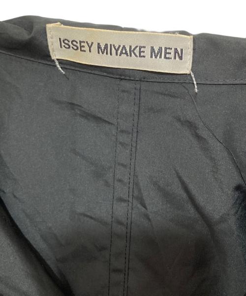 ISSEY MIYAKE MEN（イッセイミヤケメン）ISSEY MIYAKE MEN (イッセイミヤケメン) コーティングデザインフーデッドポンチョ　ME03FA590　銀タグ  ブラック サイズ:2の古着・服飾アイテム