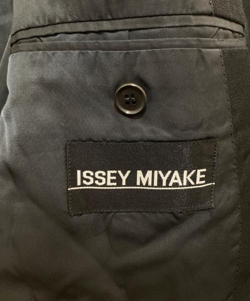 ISSEY MIYAKE（イッセイミヤケ）ISSEY MIYAKE (イッセイミヤケ) カラーレス ダブルブレスト 黒タグ テーラードジャケット　ME19-FD014 ブラック サイズ:Sの古着・服飾アイテム