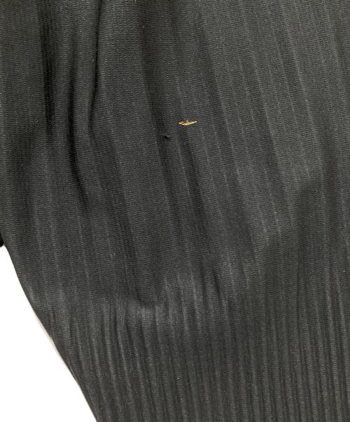 HOMME PLISSE ISSEY MIYAKE（オム プリッセ イッセイ ミヤケ）HOMME PLISSE ISSEY MIYAKE (オム プリッセ イッセイ ミヤケ) プリーツパンツ HP55JF153 ブラック サイズ:３の古着・服飾アイテム