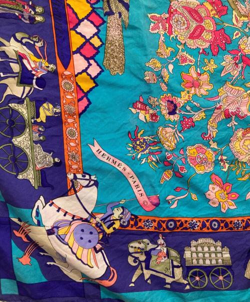 HERMES（エルメス）HERMES (エルメス) シルクスカーフ　眩惑のインド　Fantaisies indiennes ブルーの古着・服飾アイテム