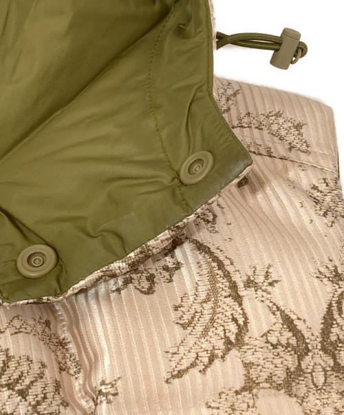 MONCLER GENIUS（モンクレール ジーニアス）MONCLER GENIUS (モンクレール ジーニアス) RABEH ダウンベスト 22AW H10921A00036 アイボリー×オリーブ サイズ:1の古着・服飾アイテム