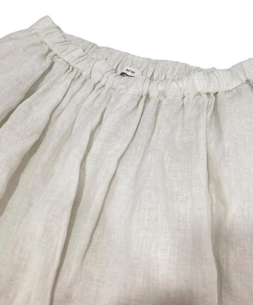 ATON（エイトン）ATON (エイトン) NATURAL DYED LINEN LAWN GATHERD SKIRT（ナチュラルダイド リネンローン ギャザースカート）　SKAGGM0304 ホワイト サイズ:02の古着・服飾アイテム