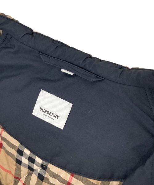BURBERRY（バーバリー）BURBERRY (バーバリー) キルティングフーデッドコート　裏地ノバチェック　8017686 ブラック サイズ:Mの古着・服飾アイテム