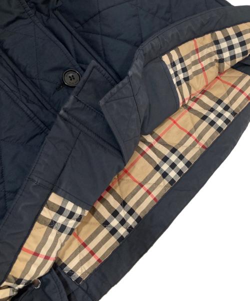 BURBERRY（バーバリー）BURBERRY (バーバリー) キルティングフーデッドコート　裏地ノバチェック　8017686 ブラック サイズ:Mの古着・服飾アイテム
