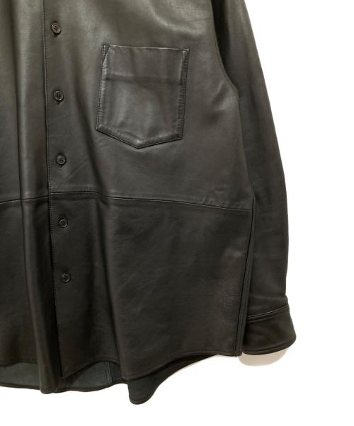 JOURNAL STANDARD TRISECT（ジャーナルスタンダード トライセクト）JOURNAL STANDARD TRISECT (ジャーナルスタンダード トライセクト) ラムレザー The FAT Shirt（ファットシャツ） 24050600807010 ブラック サイズ:Mの古着・服飾アイテム