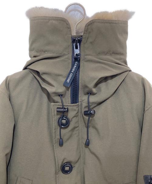 CANADA GOOSE（カナダグース）CANADA GOOSE (カナダグース) LABRADOR(ラブラドール) ダウンジャケット　7958JM オリーブ サイズ:Mの古着・服飾アイテム