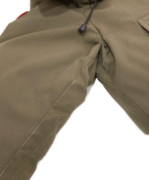 CANADA GOOSE（カナダグース）CANADA GOOSE (カナダグース) LABRADOR(ラブラドール) ダウンジャケット　7958JM オリーブ サイズ:Mの古着・服飾アイテム