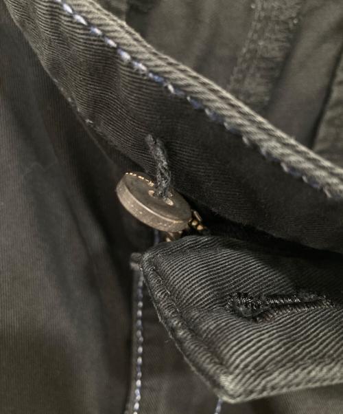 ISSEY MIYAKE（イッセイミヤケ）ISSEY MIYAKE (イッセイミヤケ) コットンツイルワークパンツ COTTON TWIL WORK PNATS　ME73FF100 ブラック サイズ:3の古着・服飾アイテム