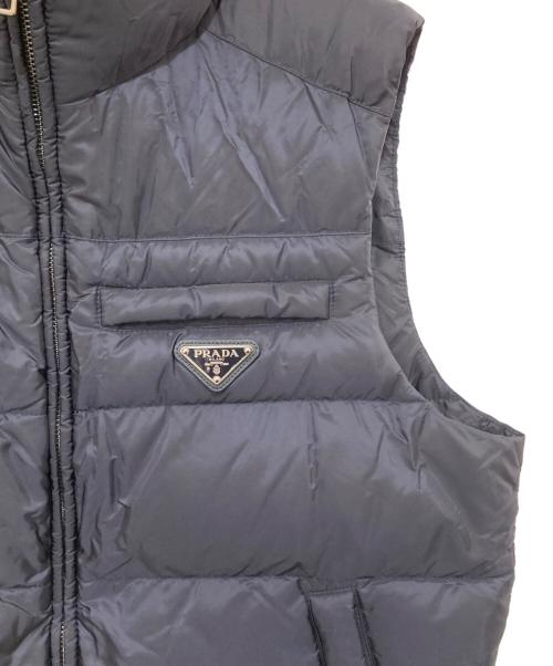 PRADA（プラダ）PRADA (プラダ) 三角ロゴ トライアングルプレート ダウンベスト　SGJ191 R132 ネイビー サイズ:48の古着・服飾アイテム