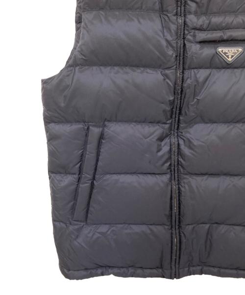 PRADA（プラダ）PRADA (プラダ) 三角ロゴ トライアングルプレート ダウンベスト　SGJ191 R132 ネイビー サイズ:48の古着・服飾アイテム