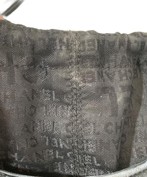 CHANEL（シャネル）CHANEL (シャネル) ココマークチョコバー巾着フリンジバッグ　A19981 ブラックの古着・服飾アイテム