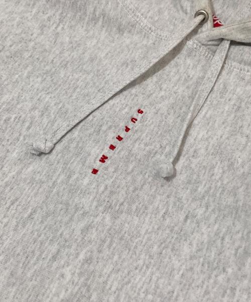 SUPREME（シュプリーム）SUPREME (シュプリーム) Micro Logo Hooded Sweatshirt　マイクロロゴフーデットスウェットパーカー グレー サイズ:Mの古着・服飾アイテム