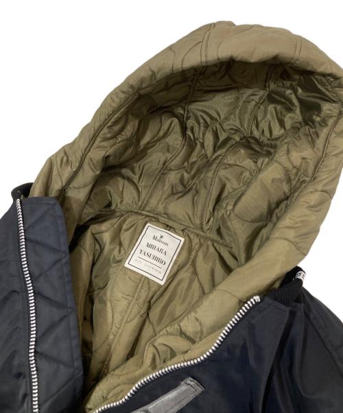 Maison MIHARA YASUHIRO（メゾン ミハラ ヤスヒロ）Maison MIHARA YASUHIRO Extended Placket Hood Flight Jacket(エクステンデッド プラケット フード フライト ジャケット) 25AW A15BL062 ブラック サイズ:48の古着・服飾アイテム