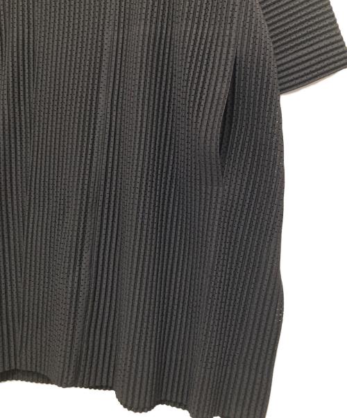 HOMME PLISSE ISSEY MIYAKE（オム プリッセ イッセイ ミヤケ）HOMME PLISSE ISSEY MIYAKE (オム プリッセ イッセイ ミヤケ) メッシュプリーツ フーデッドガウンコート　HP91JA149 ブラック サイズ:SIZE 1の古着・服飾アイテム