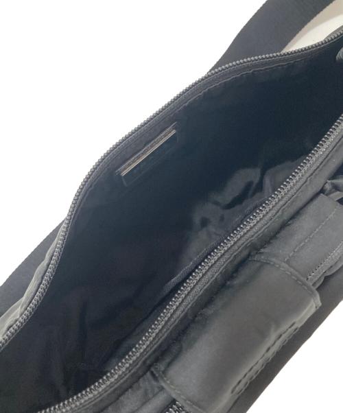 PRADA（プラダ）PRADA (プラダ) ナイロンウエストバッグ VA0056 ブラックの古着・服飾アイテム