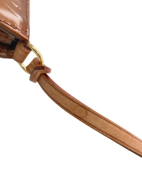 LOUIS VUITTON（ルイ ヴィトン）LOUIS VUITTON (ルイ ヴィトン) モノグラム ヴェルニ レキシトン アクセサリーポーチ　M91133 ブロンズの古着・服飾アイテム